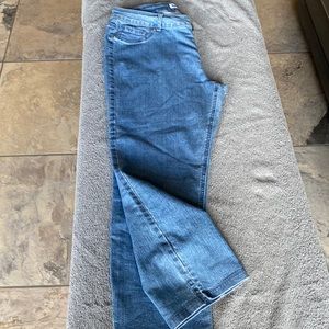 Light Blue Denim Nygard Stretchy Crops Size 14